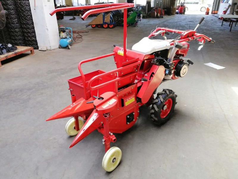 Mini corn harvester